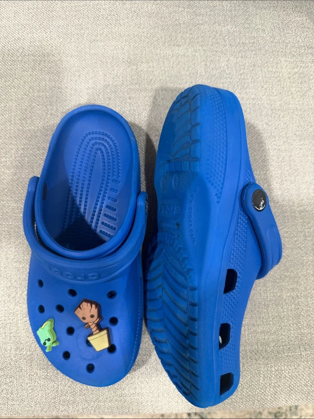 CROCS Kids Blue Classic Clogs with Jibbitz Charms